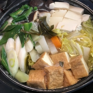 ヘルシーな豆腐と厚揚げの鍋
